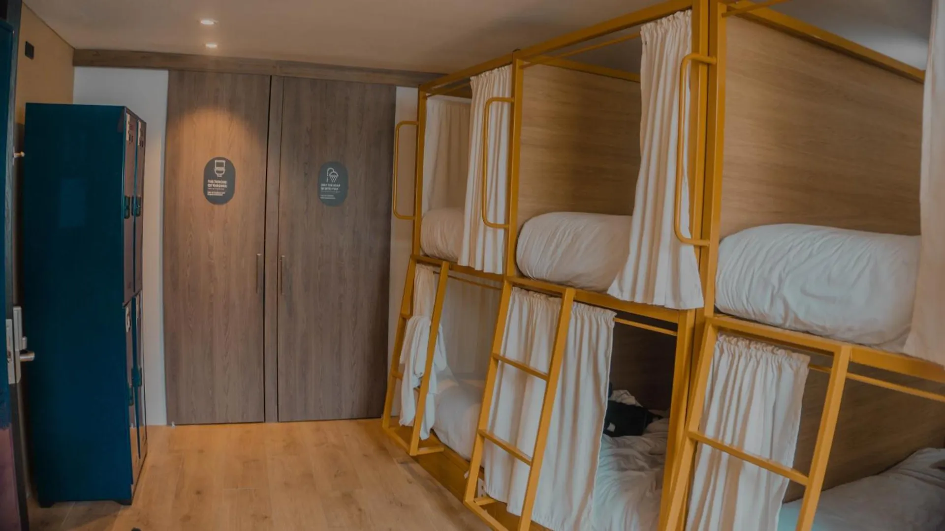 Viajero Bogota Hostel & Spa 4*,